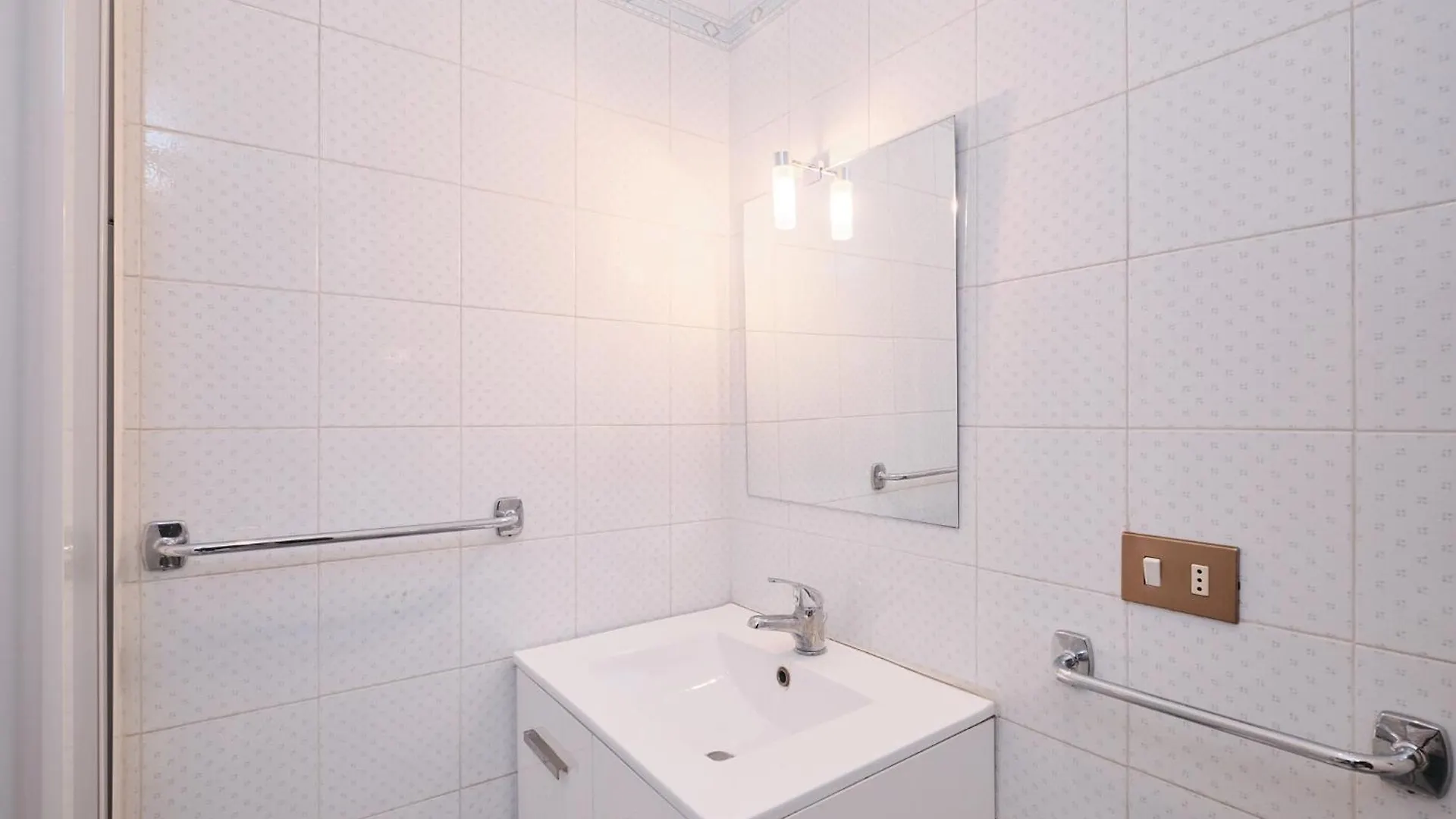 Parcheggio Gratuito, Wi-Fi -Netflix & Ac Apartment Rome Italy