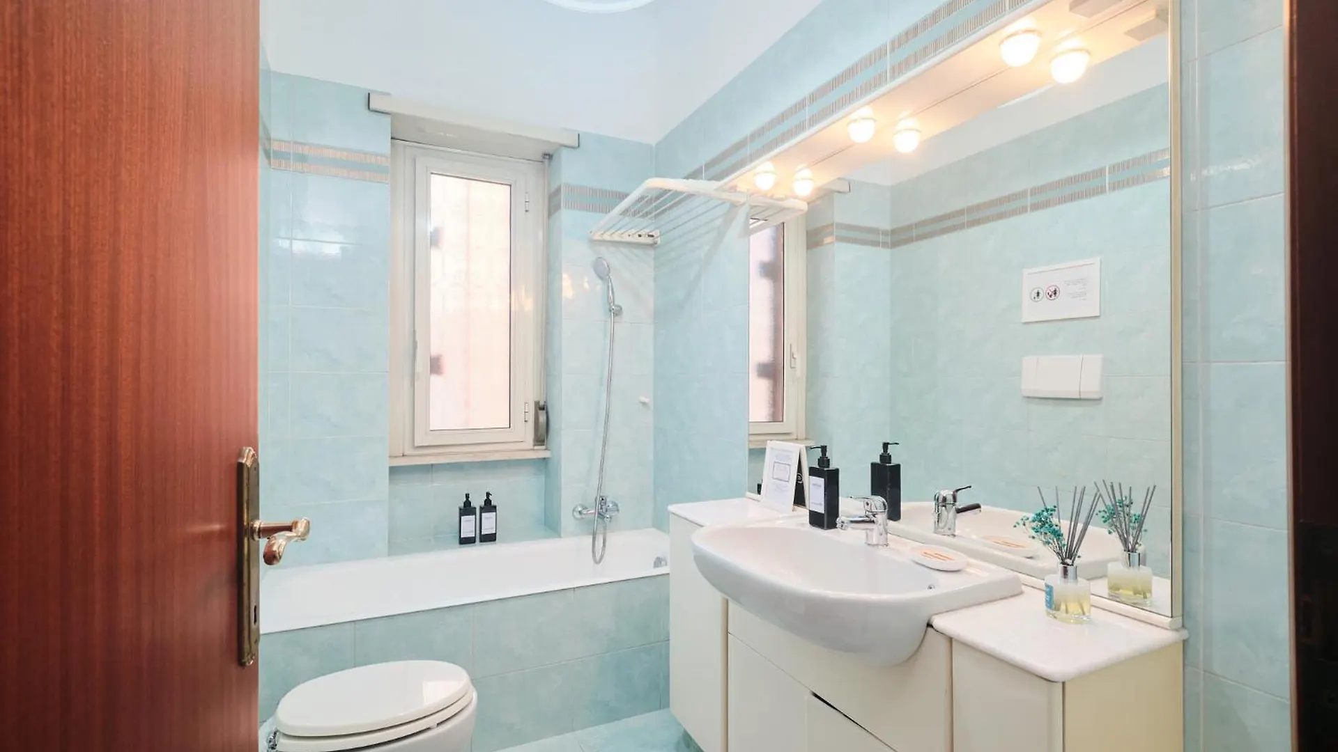 Parcheggio Gratuito, Wi-Fi -Netflix & Ac Apartment Rome